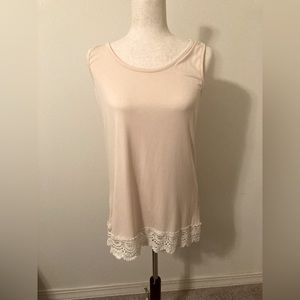 Southern Grace. Cami/Tank Top with Crochet Bottom. Size S